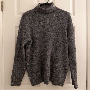 H&M men’s heavyweight turtleneck sweater